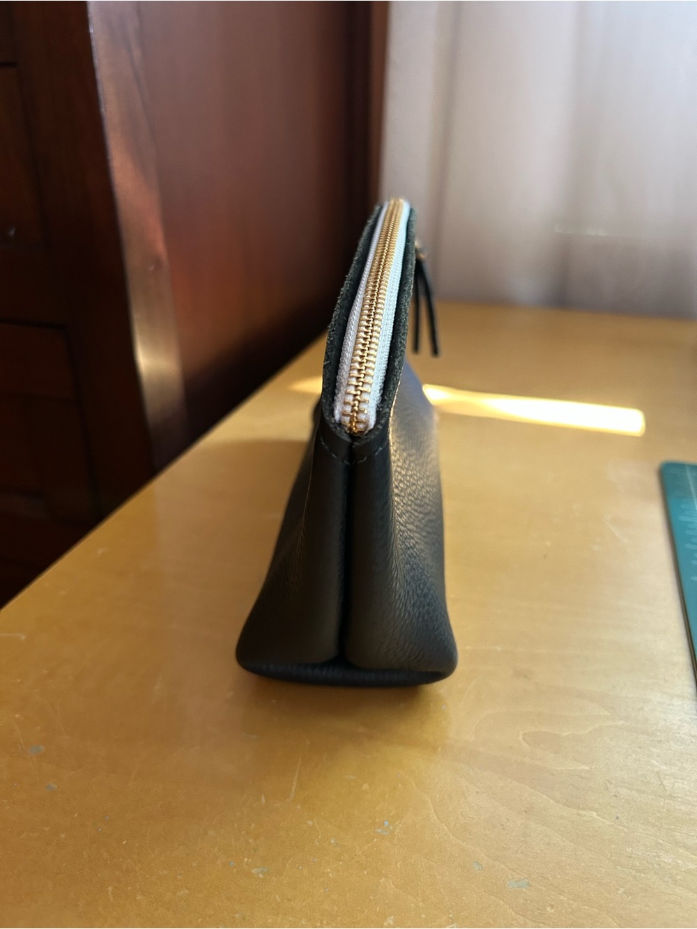 NWOT Leather Pouch/ Clutch with contrasting Zipper - Picture 3 of 10